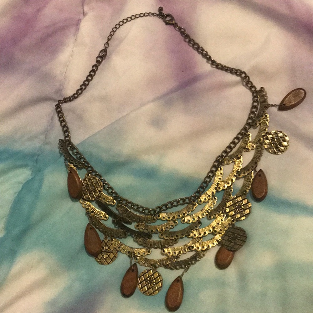 Vintage looking necklace.